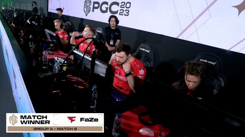 ?PGC小组赛:高点抽靶就是爽!FaZe四打一轻松拿下两连鸡
