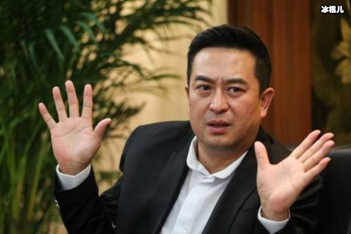 和张嘉译是同学因和宋佳不和惨遭封杀,出道27年终于翻身