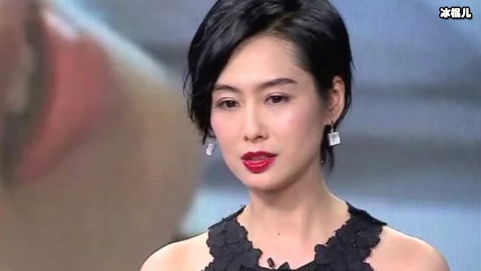 朱茵街拍气质高贵学会像她这样穿,让你赛过女明星