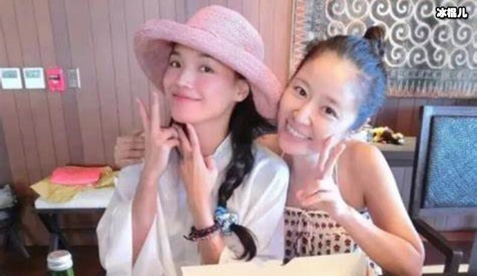 林心如一家出玩,女儿基因真强大