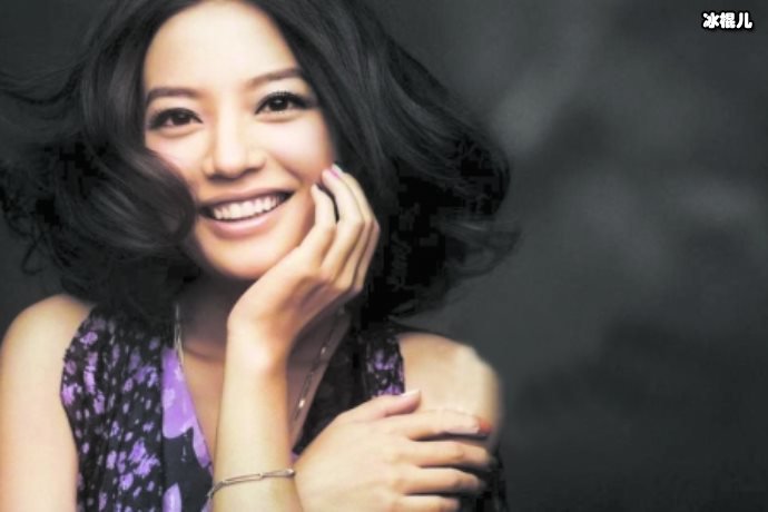 赵薇展露出格子控本性,能够完美驾驭各种风格