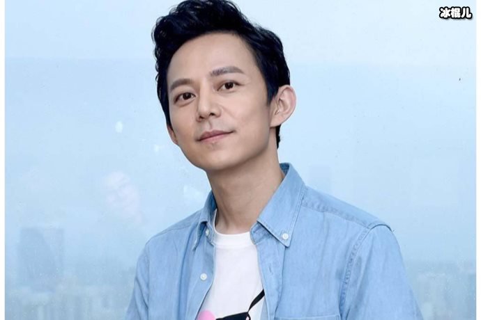 何炅嘴瓢十分尴尬,本人回应凸显高情商