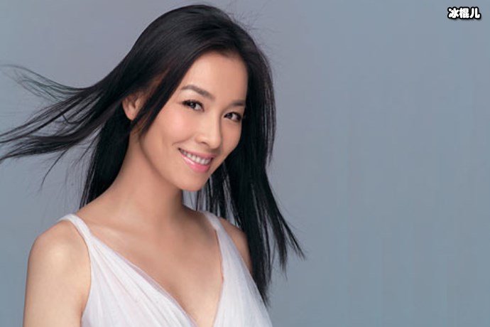 台湾女星张庭身材保养的很好,每天和花花草草打交道