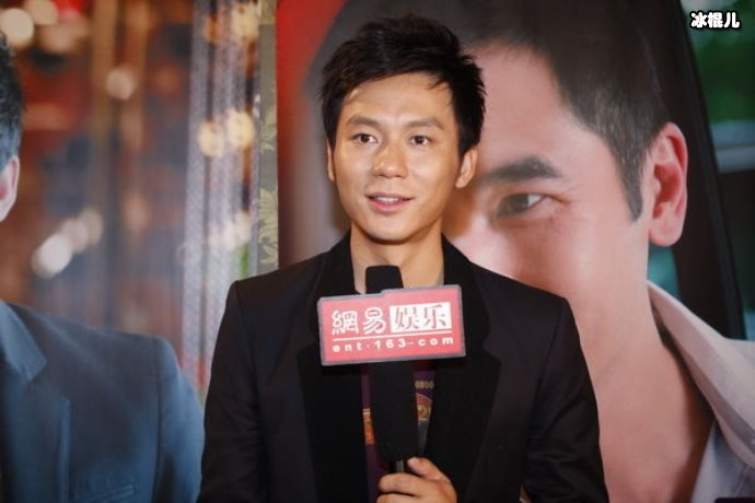 李晨不仅是一个优秀的演员，同时还是一个健身达人身材很不错