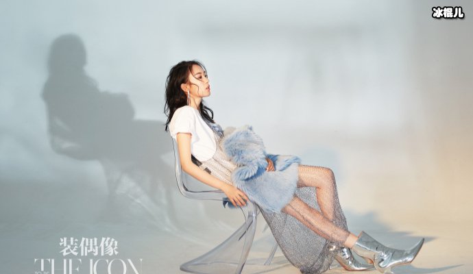 童瑶大火后被粉丝围堵,没拿到签名往车里扔东西追星也需有理智