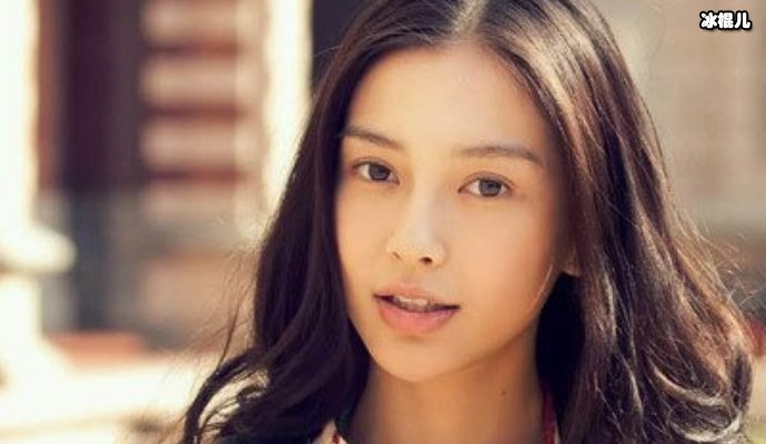 杨颖综艺扮演蜡像完全看不出来,网友评论演技巅峰让人笑疯