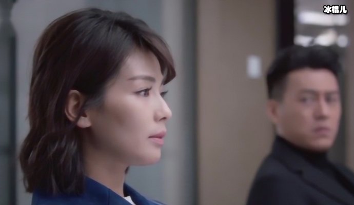 再看《我的前半生》才发现,在贺函和唐晶的感情中罗子君背了黑锅