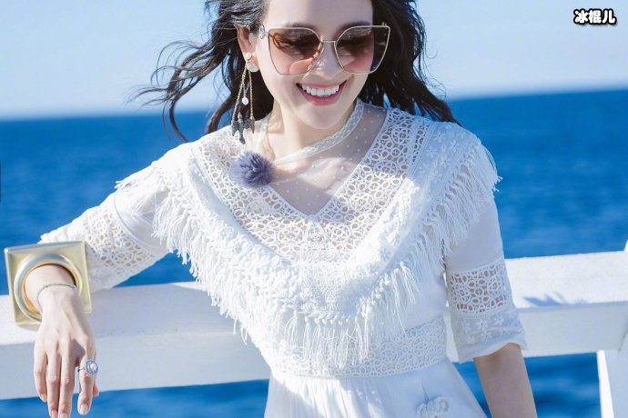 章子怡否认出演《无名》拍自己儿子与女儿照片,两小孩感情好