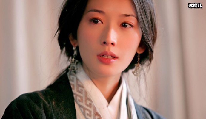 女演员戏还没拍完就怀孕了,嫁给知名导演后现在生活怎么样呢