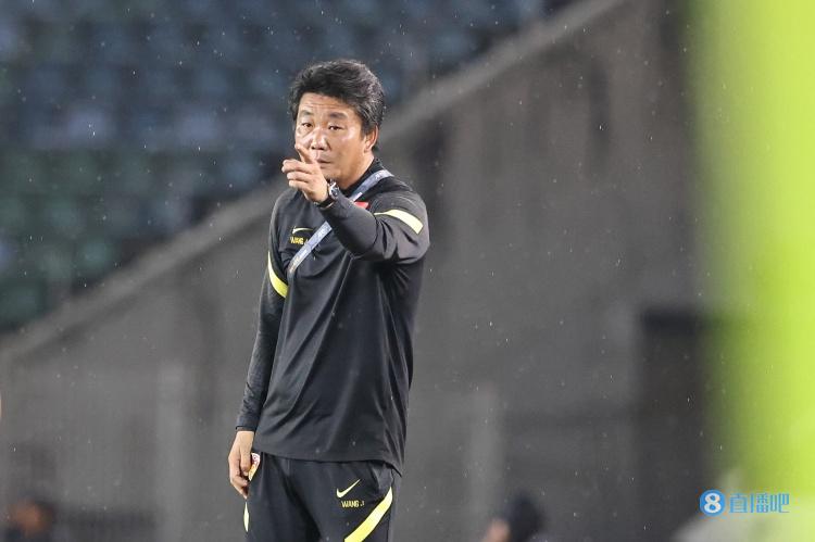 王军:我的重心仍在U20女足,带年轻球员去美国比赛开阔视野