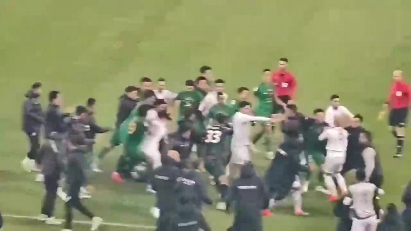 简直在打仗⚔️3分钟身临其境 浙江&武里南超大规模冲突 此起彼伏