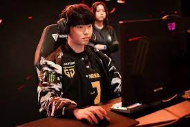 韩网热议Gen.G不敌EDG:打个表演赛而已,哪来这么串子!