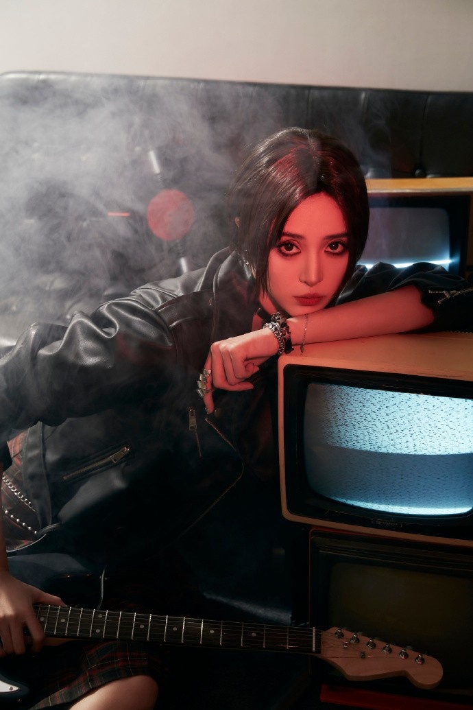 赵丽娜cos经典日漫NANA：希望可以成为世界上的另一个自己?