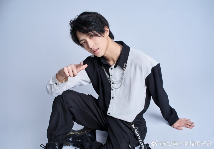 G2官博更新Hans sama帅照:走流程还是直接夸