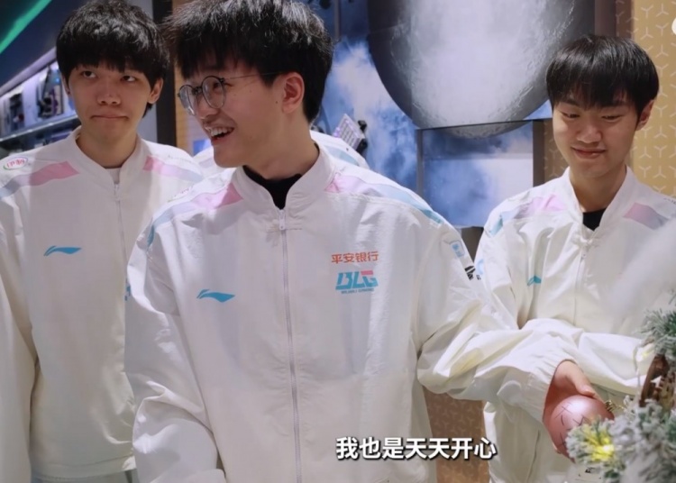 BLG选手圣诞愿望 ON:德杯四强!Bin:win