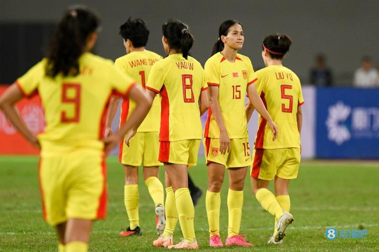 马德兴：谷底中的中国女足无人过问 “四无”揭开女足遮羞布