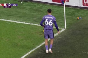 英超-利物浦2-0谢菲联距榜首2分 范迪克索博破门阿诺德献助攻