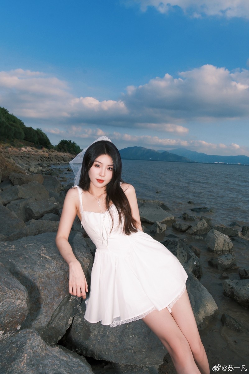 前LPL解说苏一凡晒照:深圳湾这片海 我只和最爱的人来
