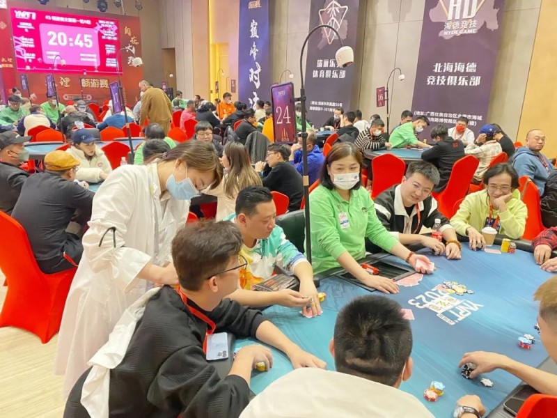 【EV扑克】彩云杯畅游赛大理站主赛开拔!A组吸引129人参赛35人晋级!杨宗儒装袋31.4万记分牌成CL