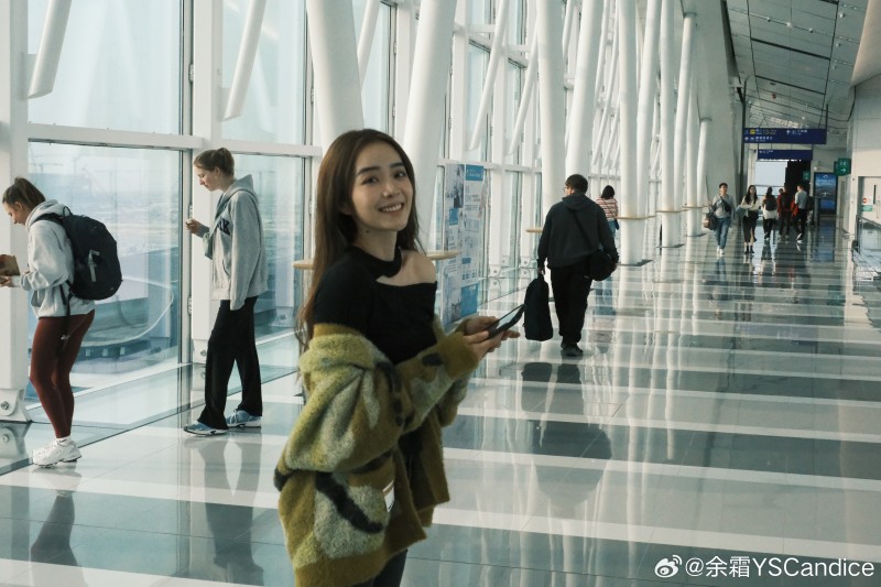 余霜晒与泽元蜜月行:纯纯的酒店楼下和机场walk一下