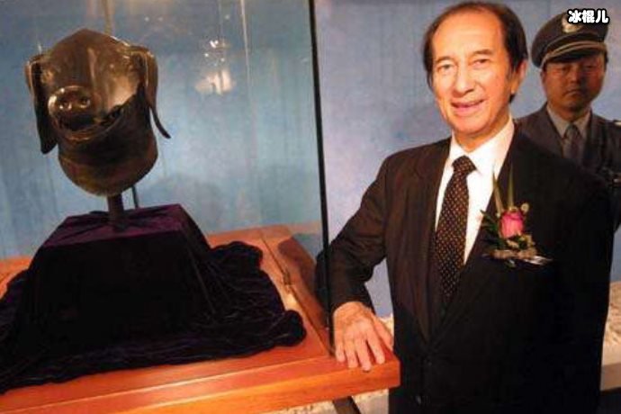 豪门男人年轻时颜值:李嘉诚帅气,向华强英俊,何鸿燊居然长这样