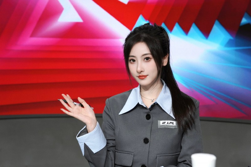 LPL美女解说鼓鼓晒照:下一个2月29还会再见吗?