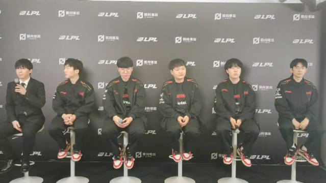 JDG赛后群访 Ruler:霞这个英雄可能我来使用和别的选手不太一样吧