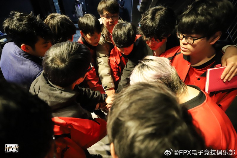 FPX发文:个别粉丝获取选手酒店信息,甚至试图上车随行的极端行为