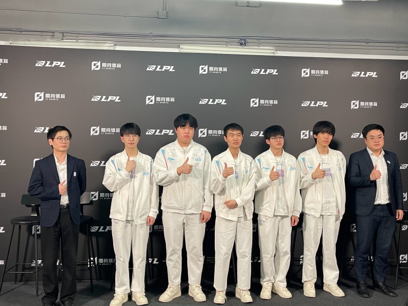 赛后群访 BLG教练组:复活甲一直是我们的目标,会尝试更多英雄