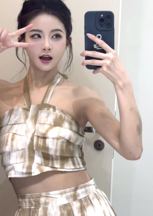 PEL主持方游晒照:回国第一天作息保持的很不错