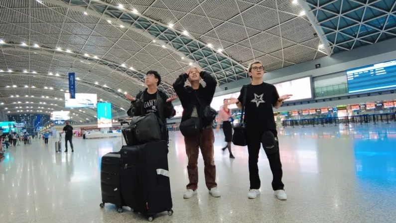 GAM:这是我们第二次收到飞往成都航班延误消息时的样子
