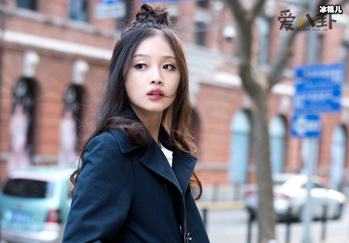 《双镜》女主扮演者, 撞脸奚梦瑶和赵丽颖关系匪浅!