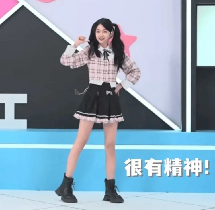 LPL主持十月:将担任RA对阵TES和RNG对阵BLG互动主持