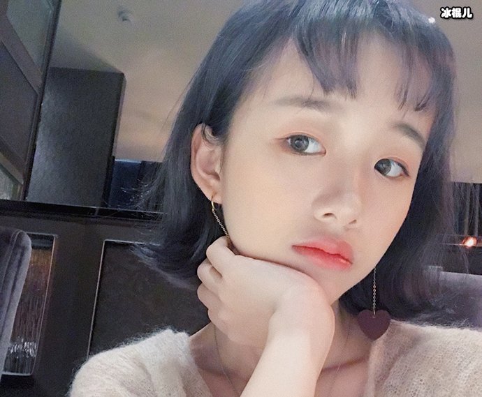 网红阿沁怎么那么有钱 ,起底阿沁发家史很简单!