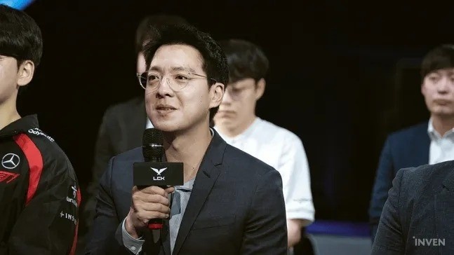 kkOma:夏季赛我能做的就是管理选手的状态、理解当前的版本