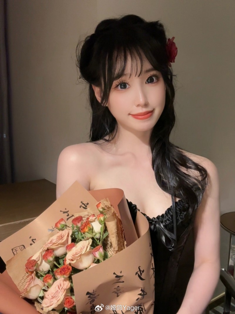 永劫解说娅鸽晒照:收到饱饱送来的fafa真的很喜欢
