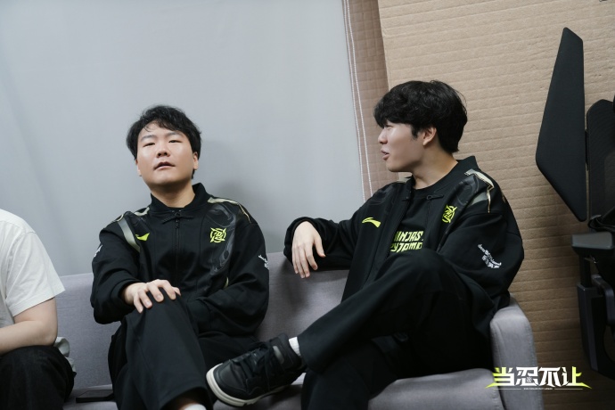 扑朔迷离!D组首轮赛程结束:AL一枝独秀 WBG在内三队2-2!iG垫底