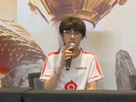baolan:这次很感谢队友和教练的努力吧,有这个机会走到最后