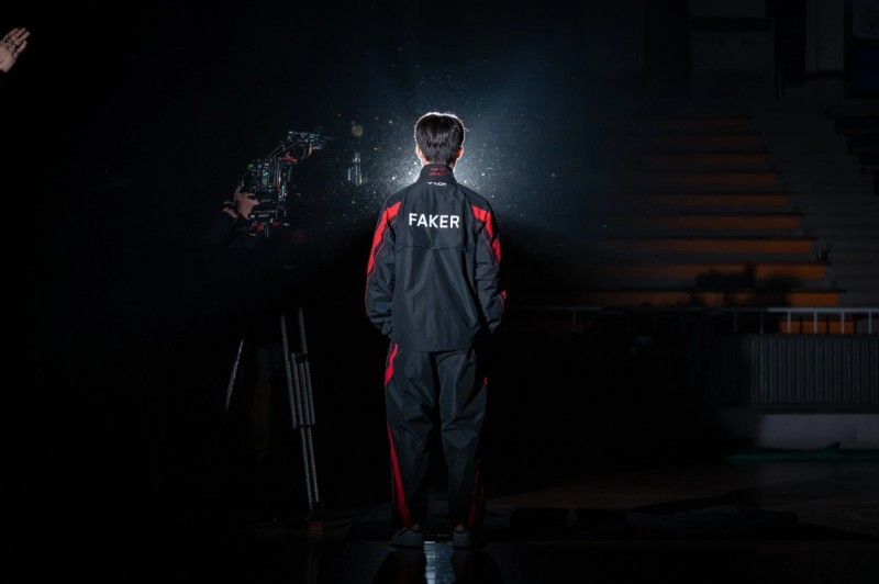 李总都觉得贵!Faker:名人堂阿狸皮肤价格有点贵 外形很漂亮