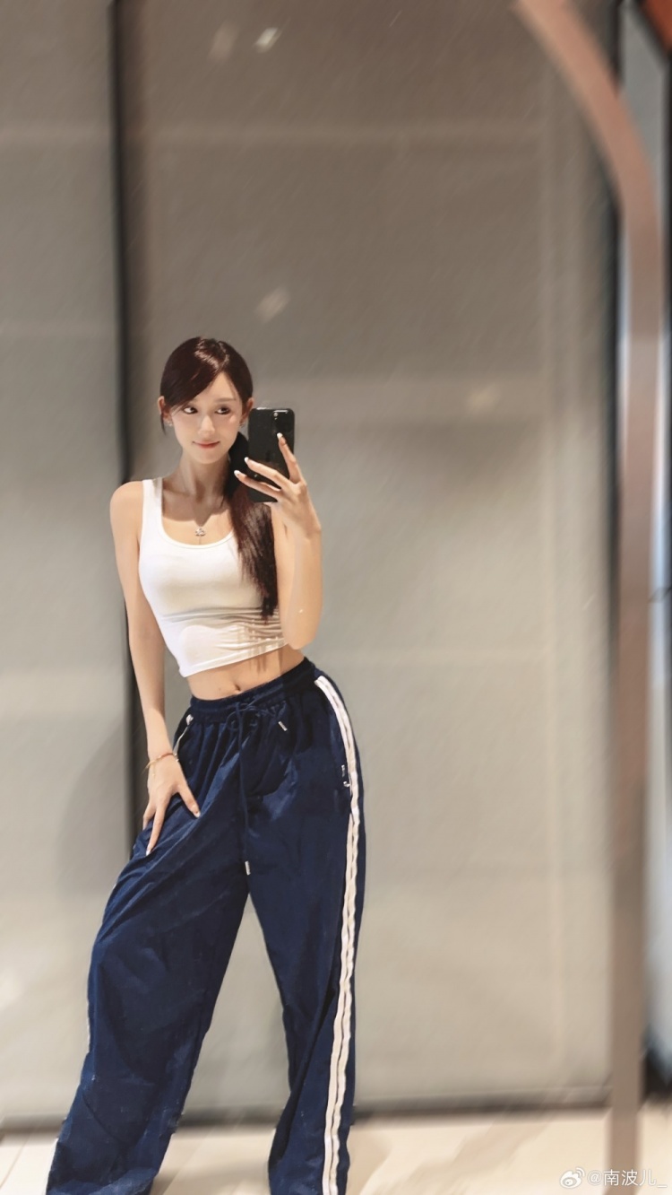 南波儿TOC返图:国风造型真不错 解说还是有点拉胯 下次加油