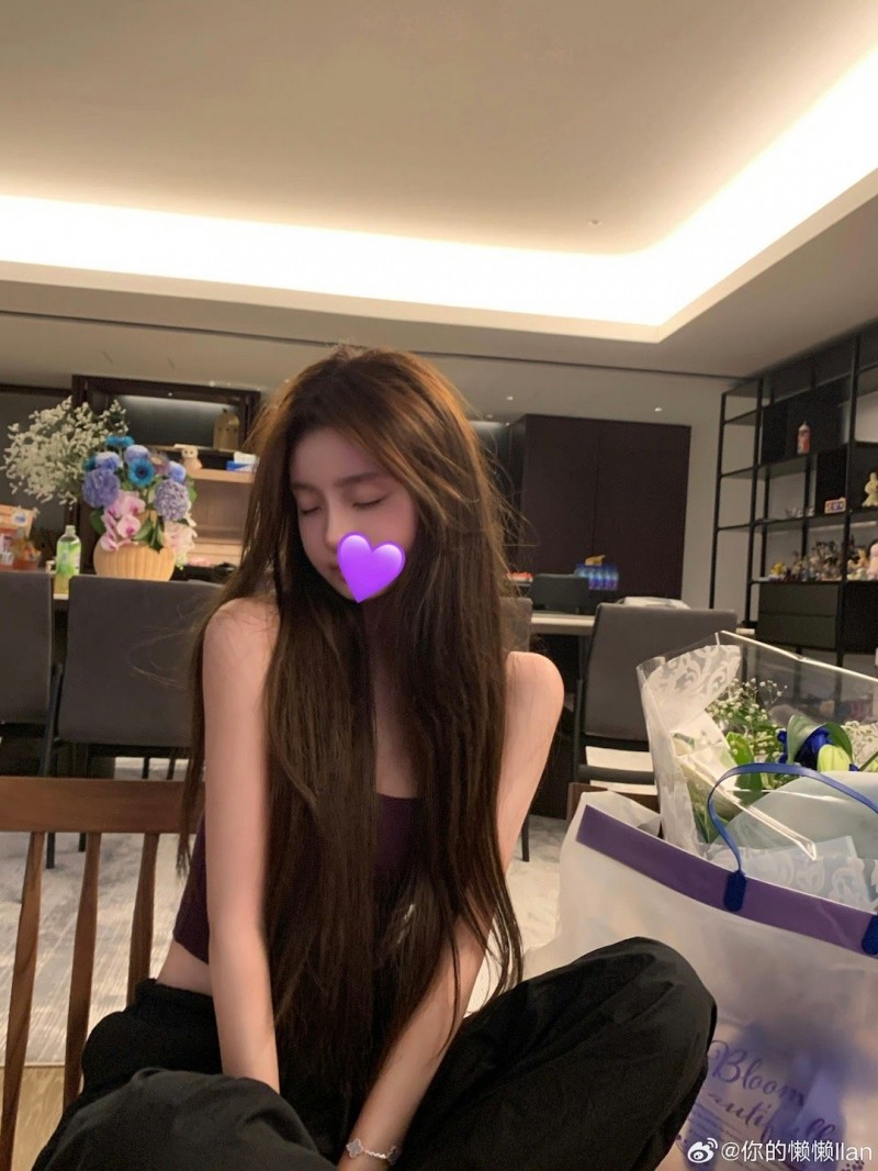 哪怕有孩子又怎样!王思聪新女友搬入家中宣誓主权:身材火爆非常