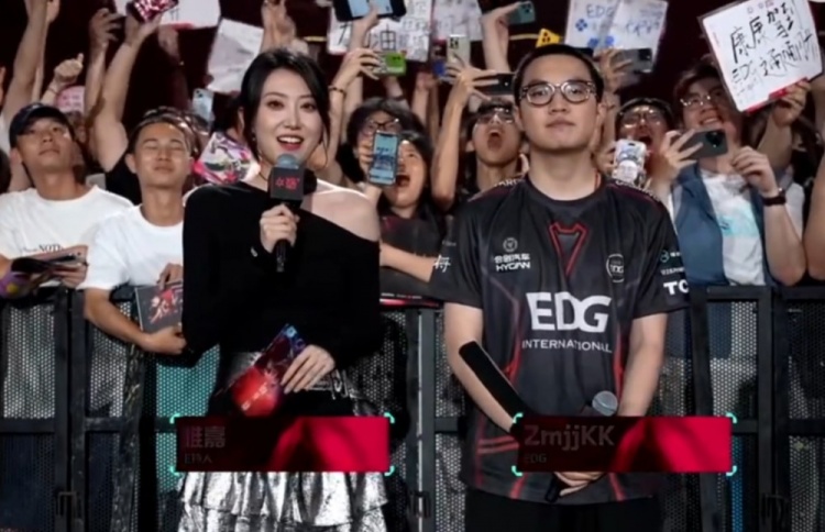 ZmjjKK:暮蝶可以让zz很灵活去使用,我无条件支持公主明天胜利