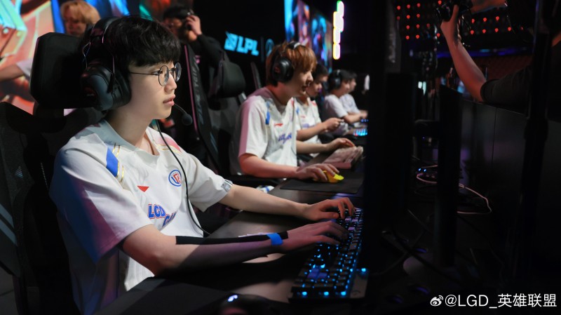 LGD与LNG过往交手记录,LGD仅在今年春季赛赢下一个大场
