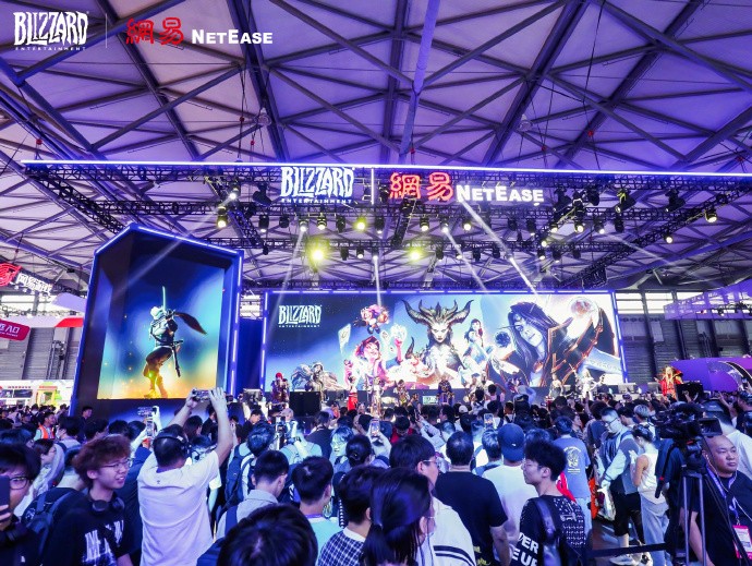ChinaJoy暴雪展台热度爆棚!COSER合影、展馆活动丰富