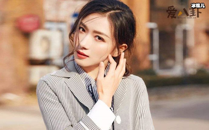 万茜回应周深,万茜为什么让周深去法国排队原来是这个梗!