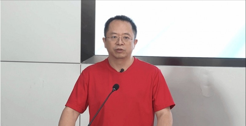 ?继夹手之后又翻车!周鸿祎演示360手表时 手表:我不认识周鸿祎