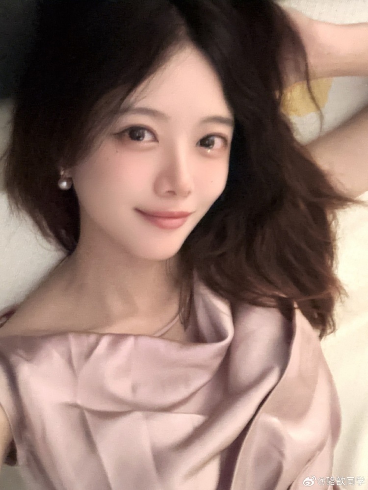 真的不能怪记得!主持骆歆晒美照:七夕快乐!没错你时空穿越了