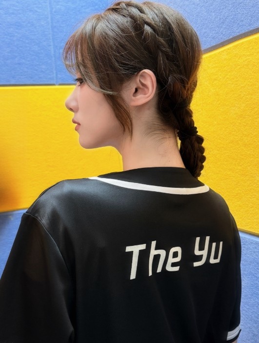 小钰晒解说杯队服照:有ヽ小帅吧这队服