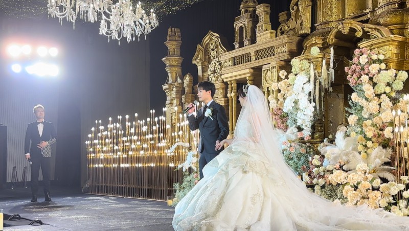 LangX女友Suki分享H4cker婚礼现场照片:新婚快乐,一定要好好的~