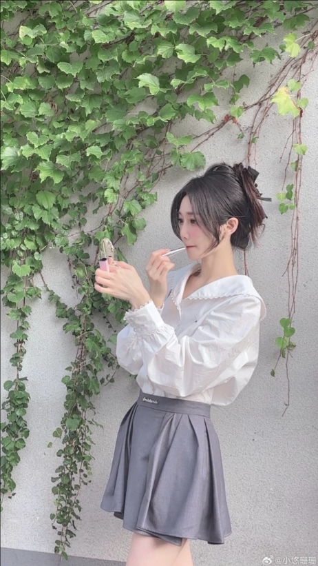 互动女主持小悠晒照:很难想象这是宁王口中快40的女人~